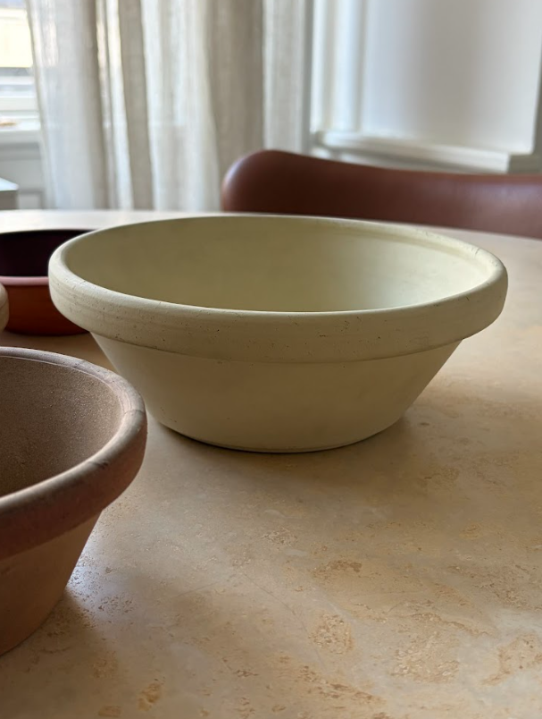 Beige lerskål